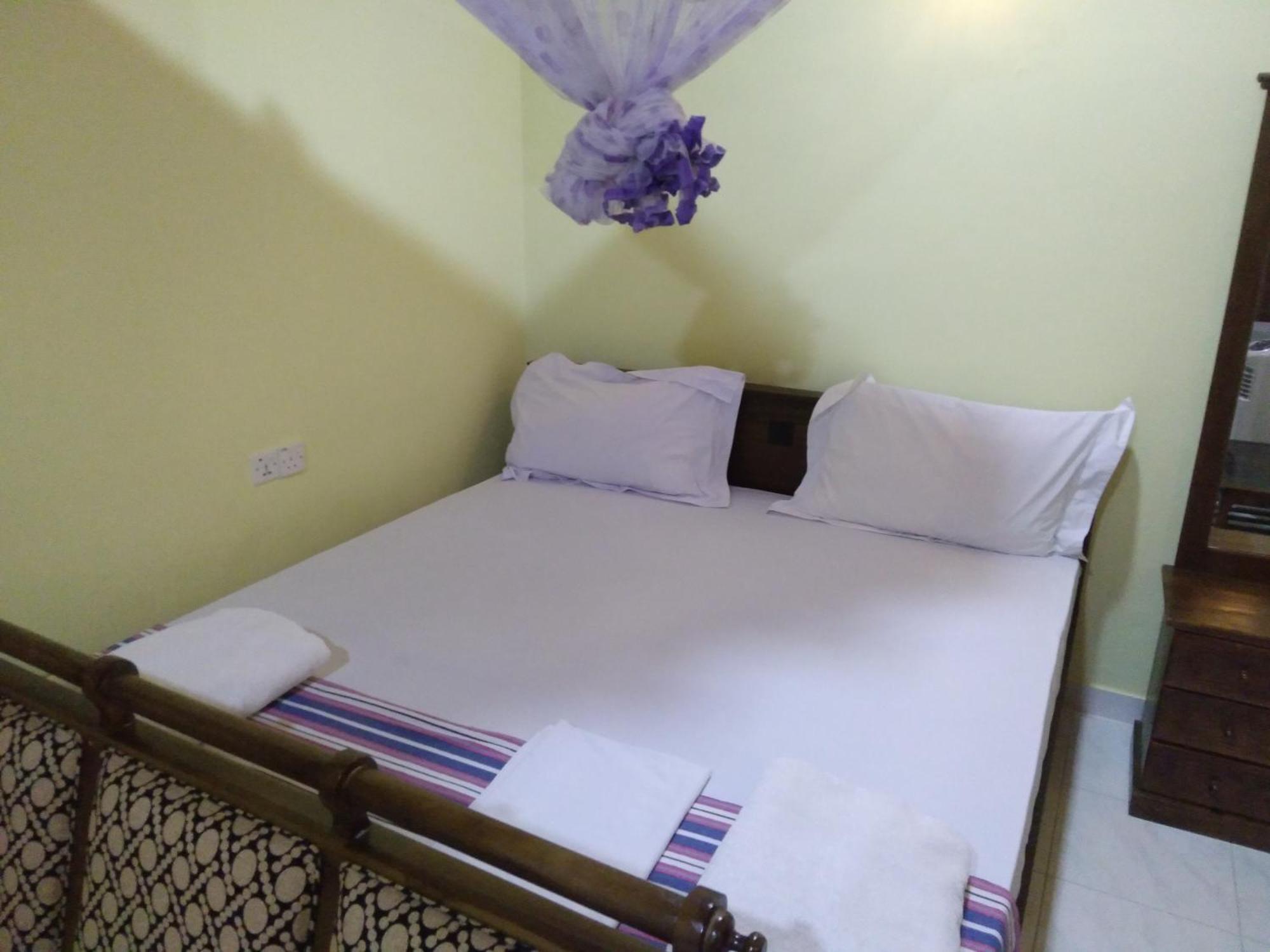 Suwani Pinnawala Homestay Zimmer foto