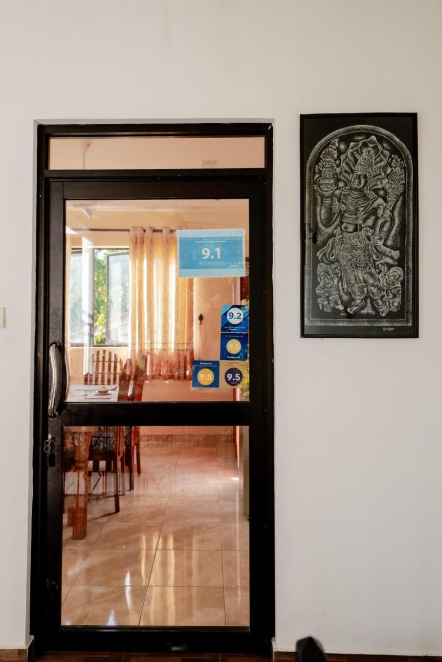 Suwani Pinnawala Homestay Exterior foto